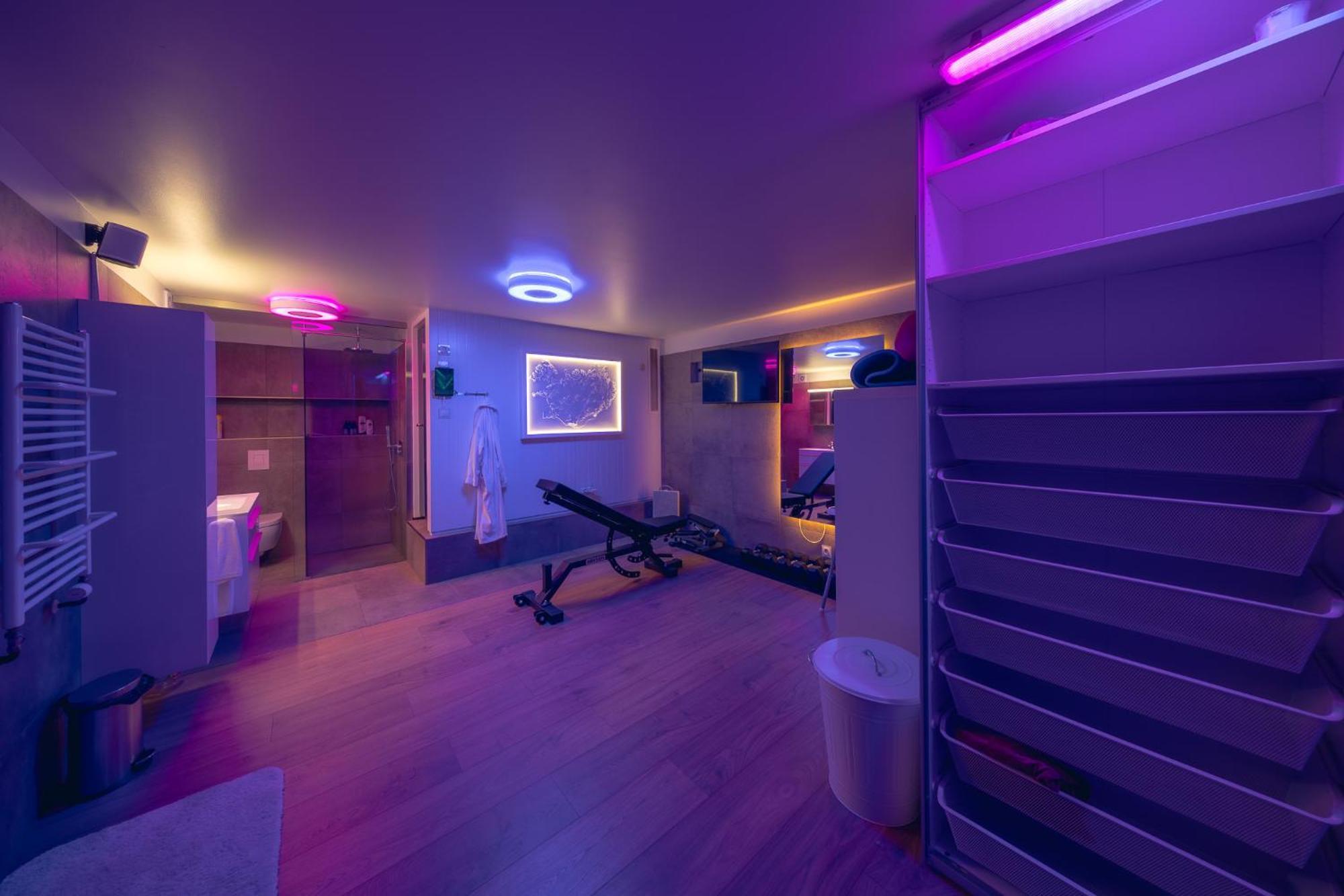 Smart Luxury - Private Gym, Hot Tub & Sauna كيفلافيك المظهر الخارجي الصورة